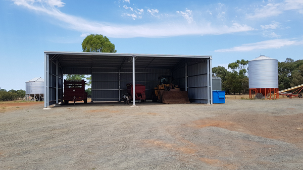 You are currently viewing A 15m x 12m open front machinery shed with drive through access