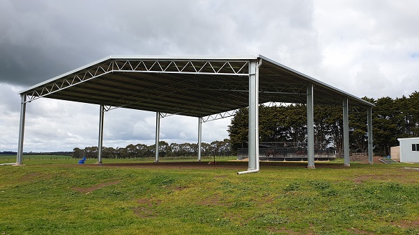 You are currently viewing An 18m x 18m round horse yard cover