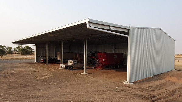 You are currently viewing A 32m x 18m machinery shed with cantilevered canopy