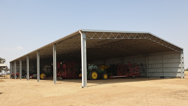 You are currently viewing A 48m x 24m two-sided machinery shed