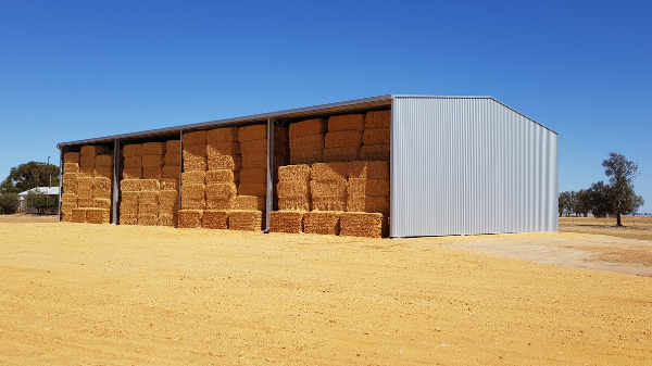 You are currently viewing A 36m x 18m open-front hay shed