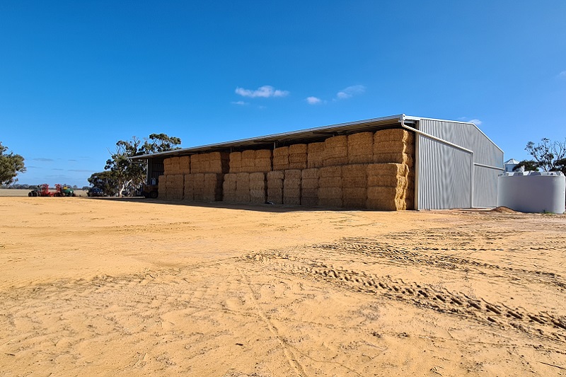 You are currently viewing 21m (W) x 48m x 6.8m (H) open front hay shed with 3 metre canopy