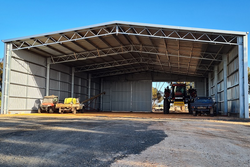 You are currently viewing 21m (W) x 32m (L) x 6.75m drive-through machinery shed