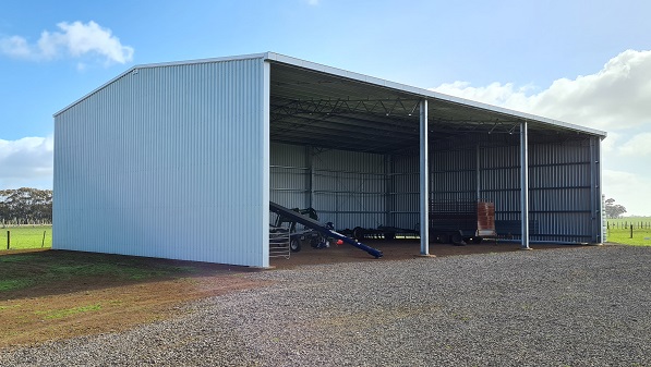 You are currently viewing A 24m x 15m open-front hay shed
