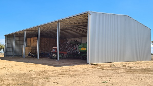 You are currently viewing A 40m x 21m hay shed