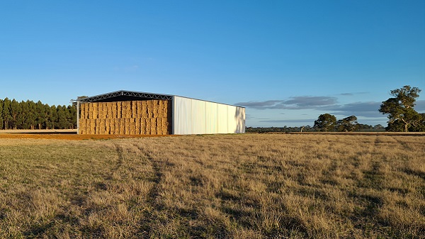 You are currently viewing A 48m x 24m one-sided hay shed