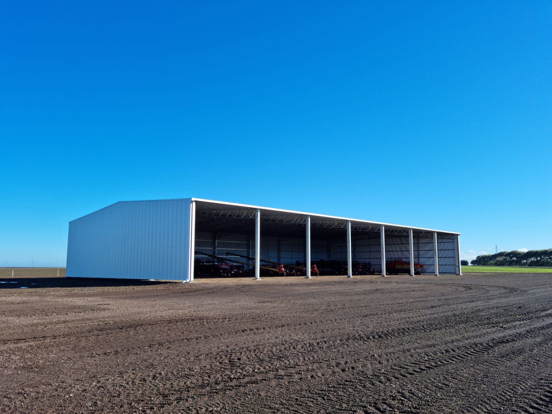 You are currently viewing 57.75m x 30m x 7.5m open-front machinery shed