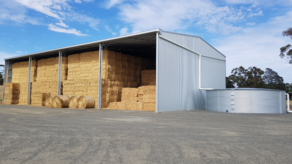 You are currently viewing A 32m x 18m open front hay shed