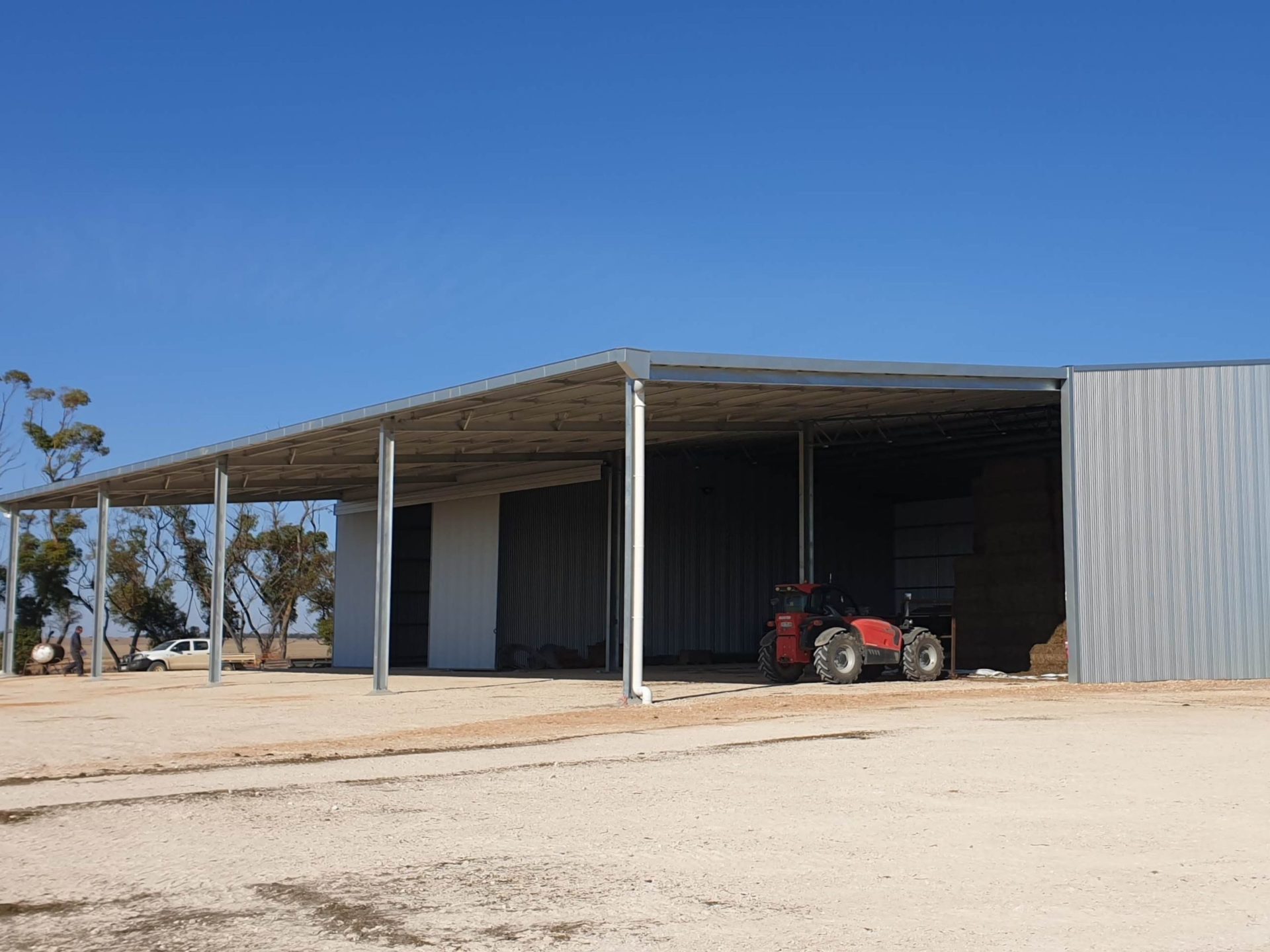 You are currently viewing 32m x 21m x 6m machinery shed with 12 metre skillion