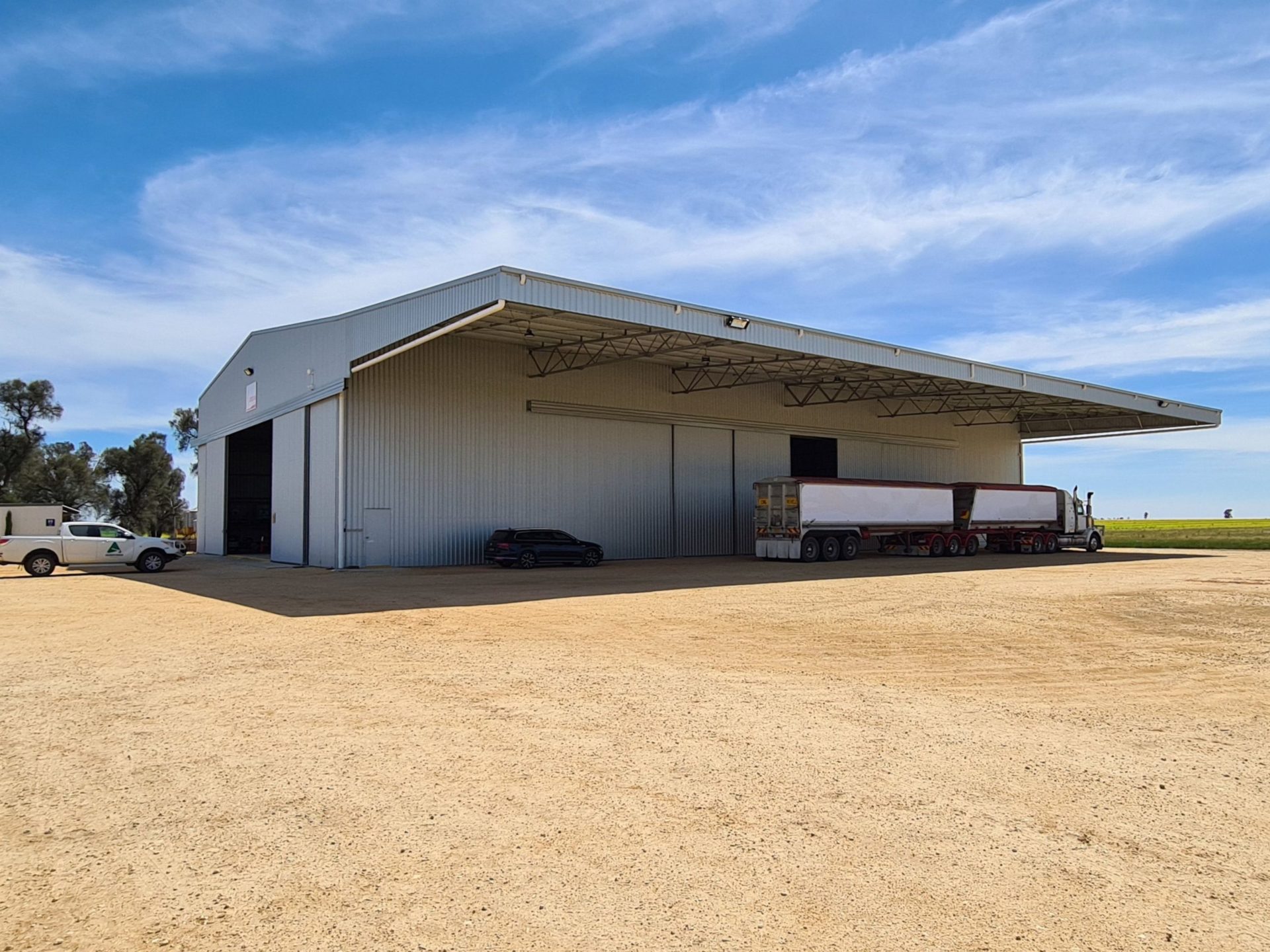 You are currently viewing 45m x 24m x 8.5m workshop shed with 12 metre canopy
