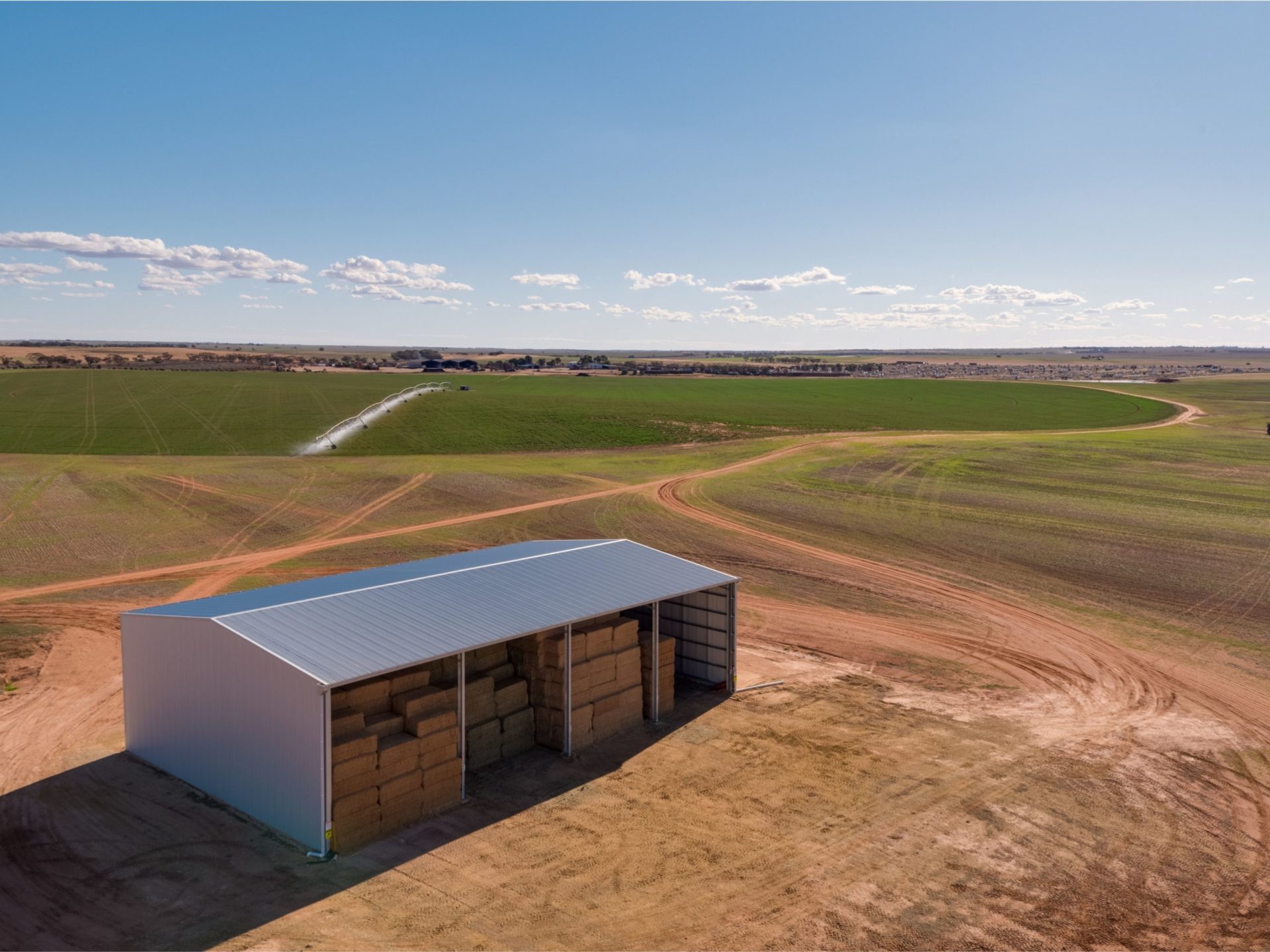 You are currently viewing 32m x 21m x 8.25m open-front hay shed