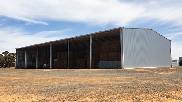 You are currently viewing An open front 48m x 24m hay storage shed