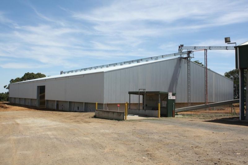 Read more about the article 30m (W) x 60m (L) x 6m (H) bulk grain storage shed with overhead loading system