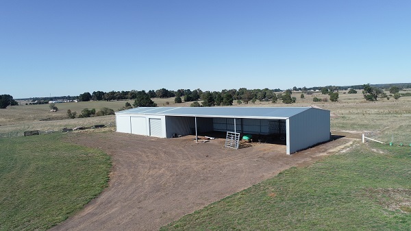 You are currently viewing A 42m x 12m machinery/shearing shed