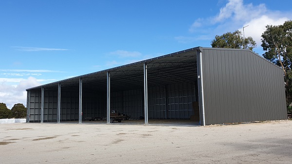 You are currently viewing A 48m x 21m open-front hay shed