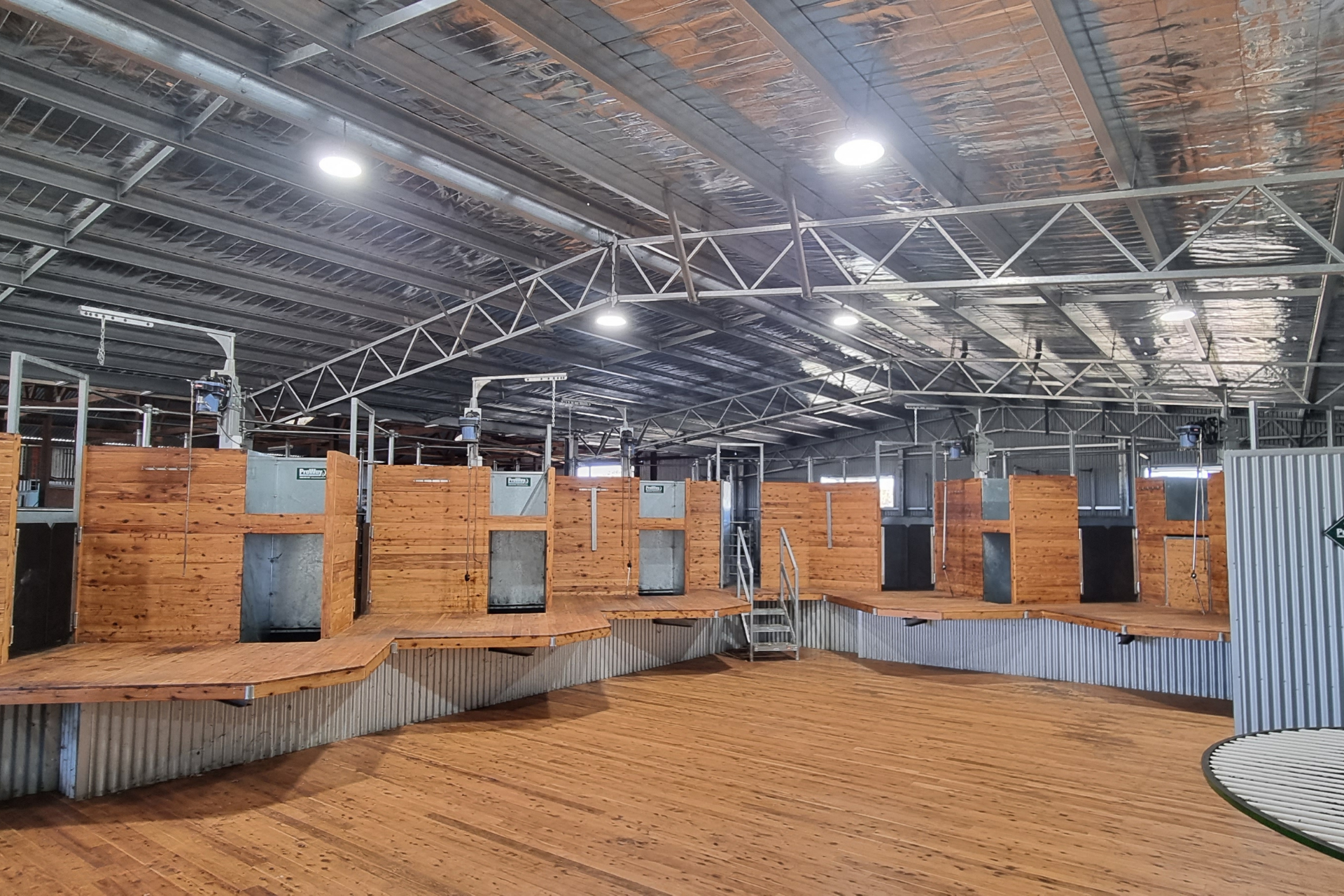 You are currently viewing 28m x 18m x 4m shearing shed