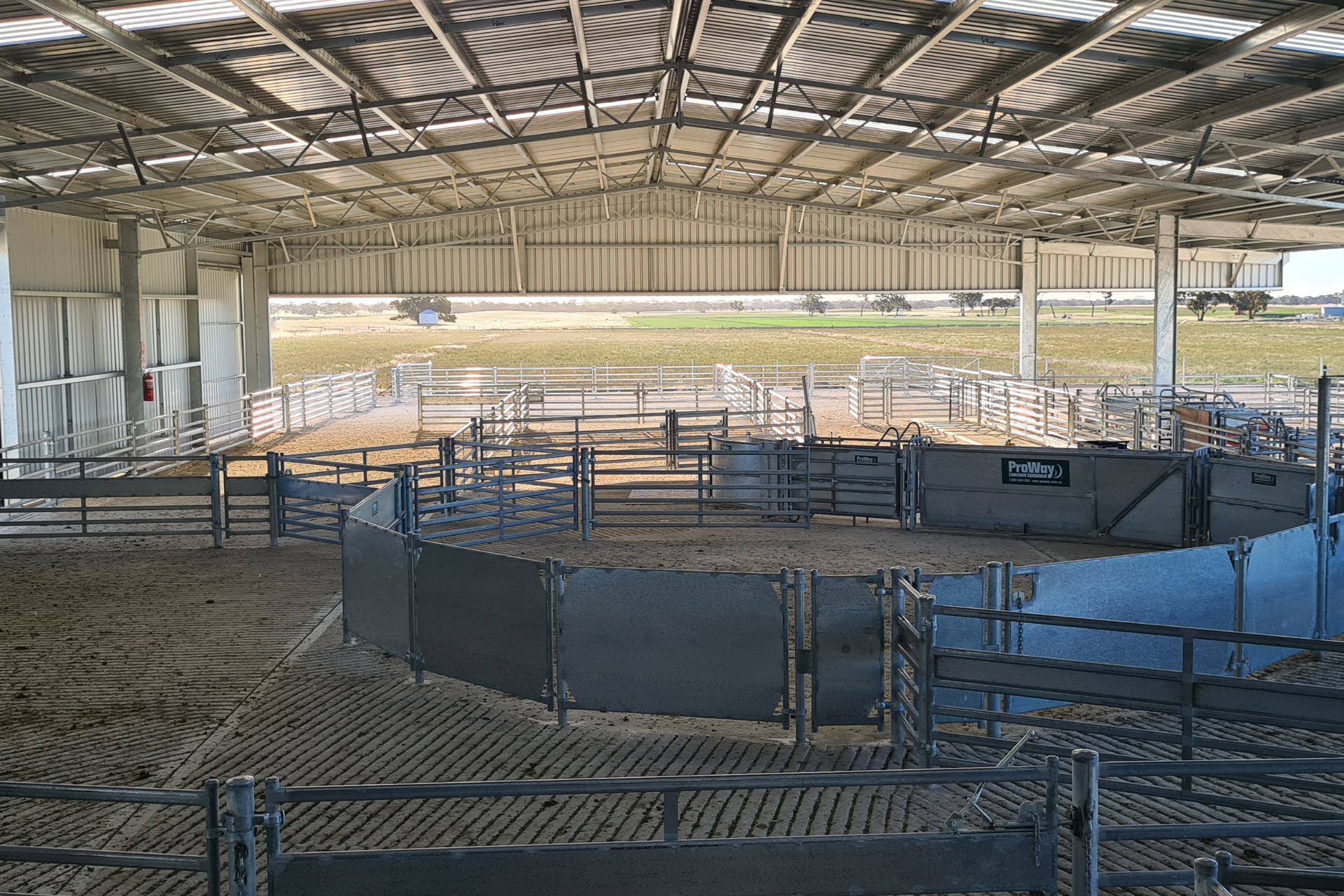You are currently viewing 58.5m x 18m x 4.2m ram shed