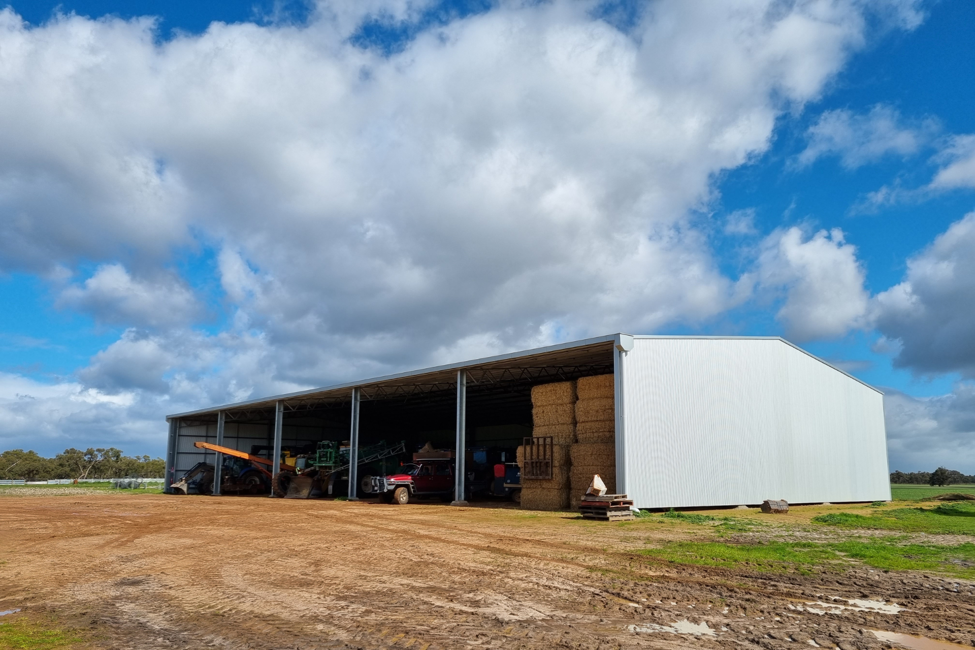 A 45m x 24m x 6m machinery shed at Edenhope VIC (1)