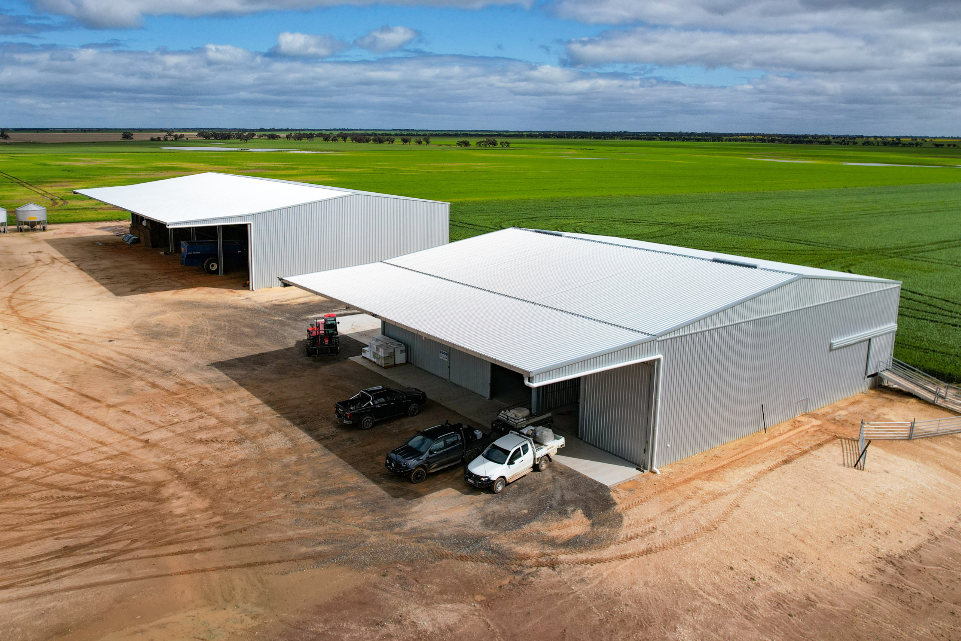 You are currently viewing 24m x 24m x 6.75m shed with an 8-metre canopy