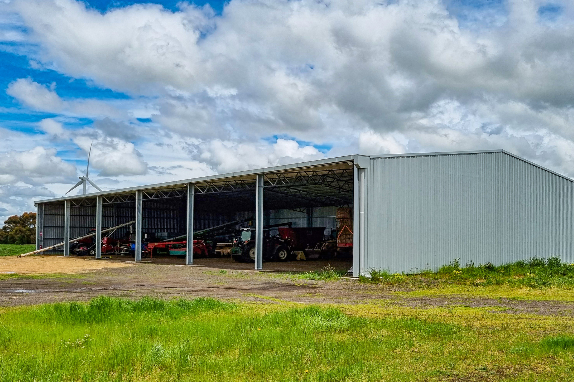 You are currently viewing 48m x 24m x 5.5m machinery shed