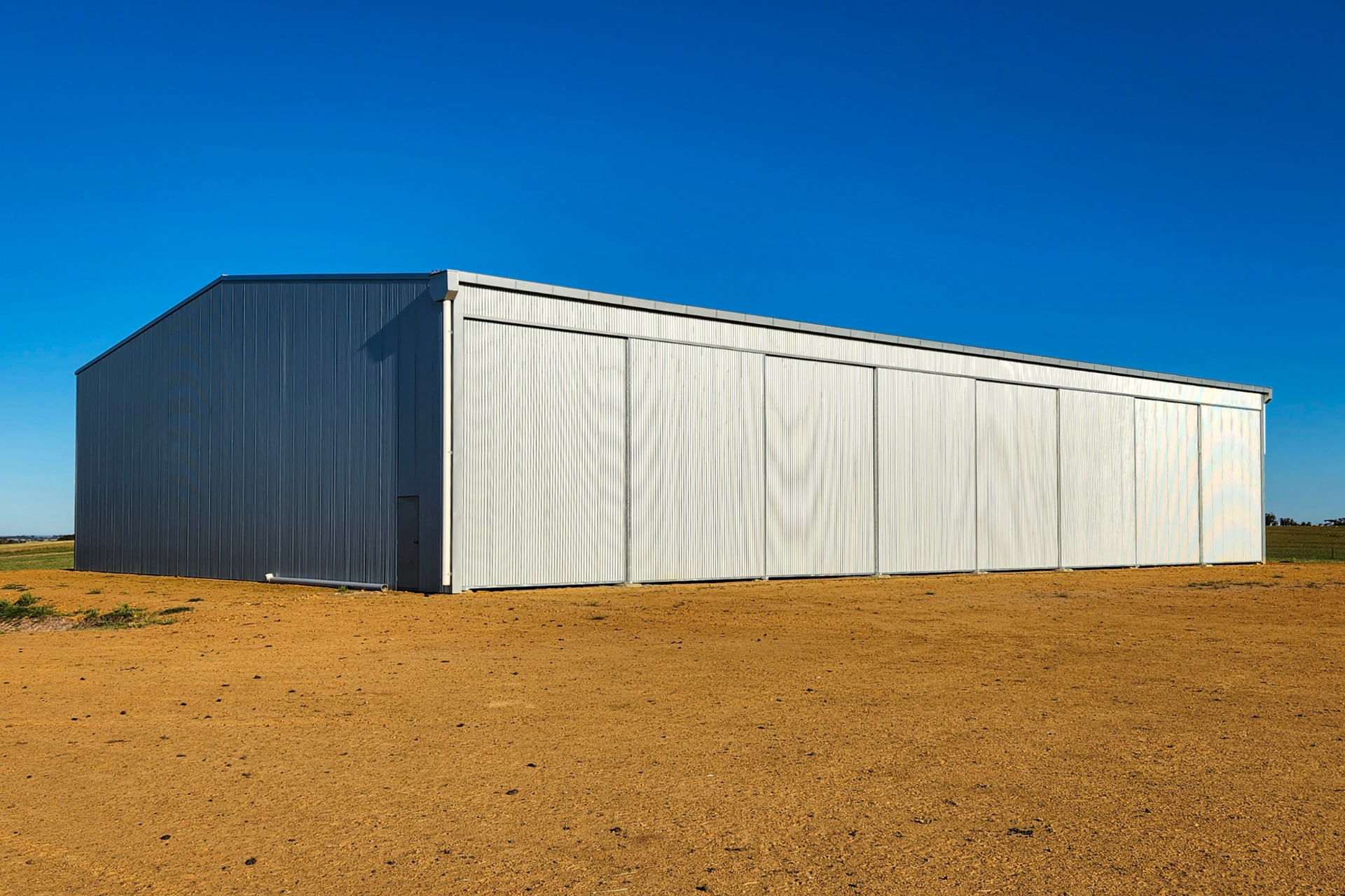 You are currently viewing 36m x 24m x 6.75m machinery shed