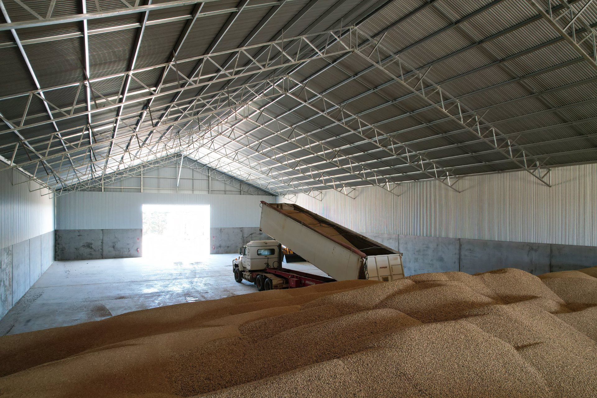 A 68.75m x 27m x 7.5m grain shed at Dundonnell VIC