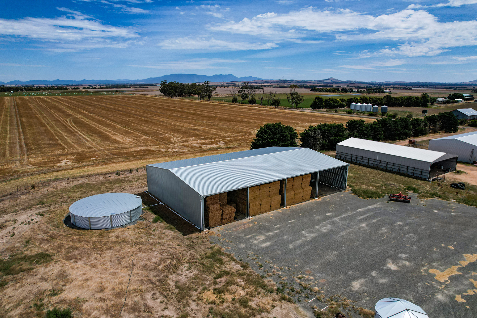 You are currently viewing 36m x 24m x 6m hay shed