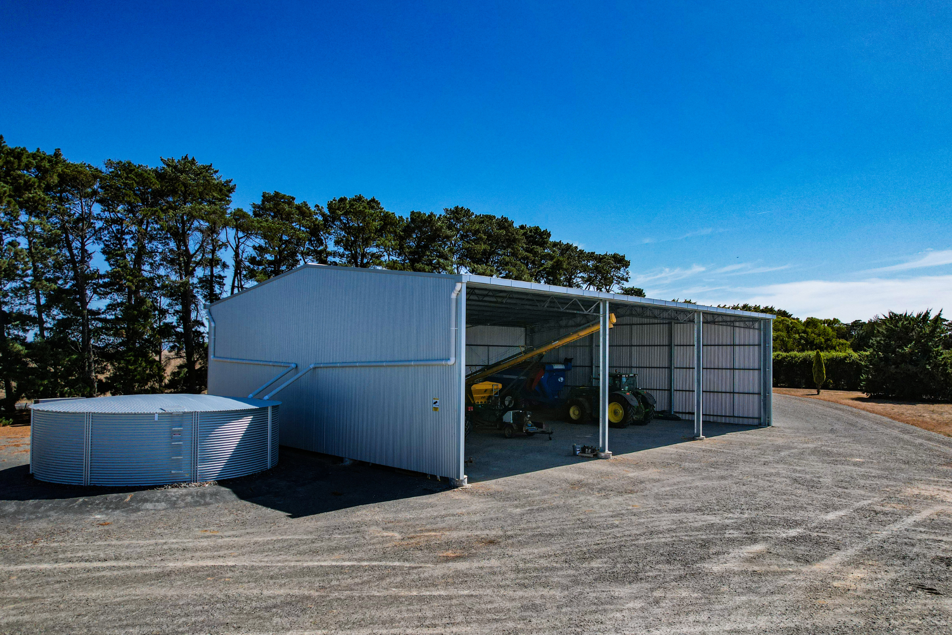A 24m x 18m x 6m machinery shed at Willaura VIC