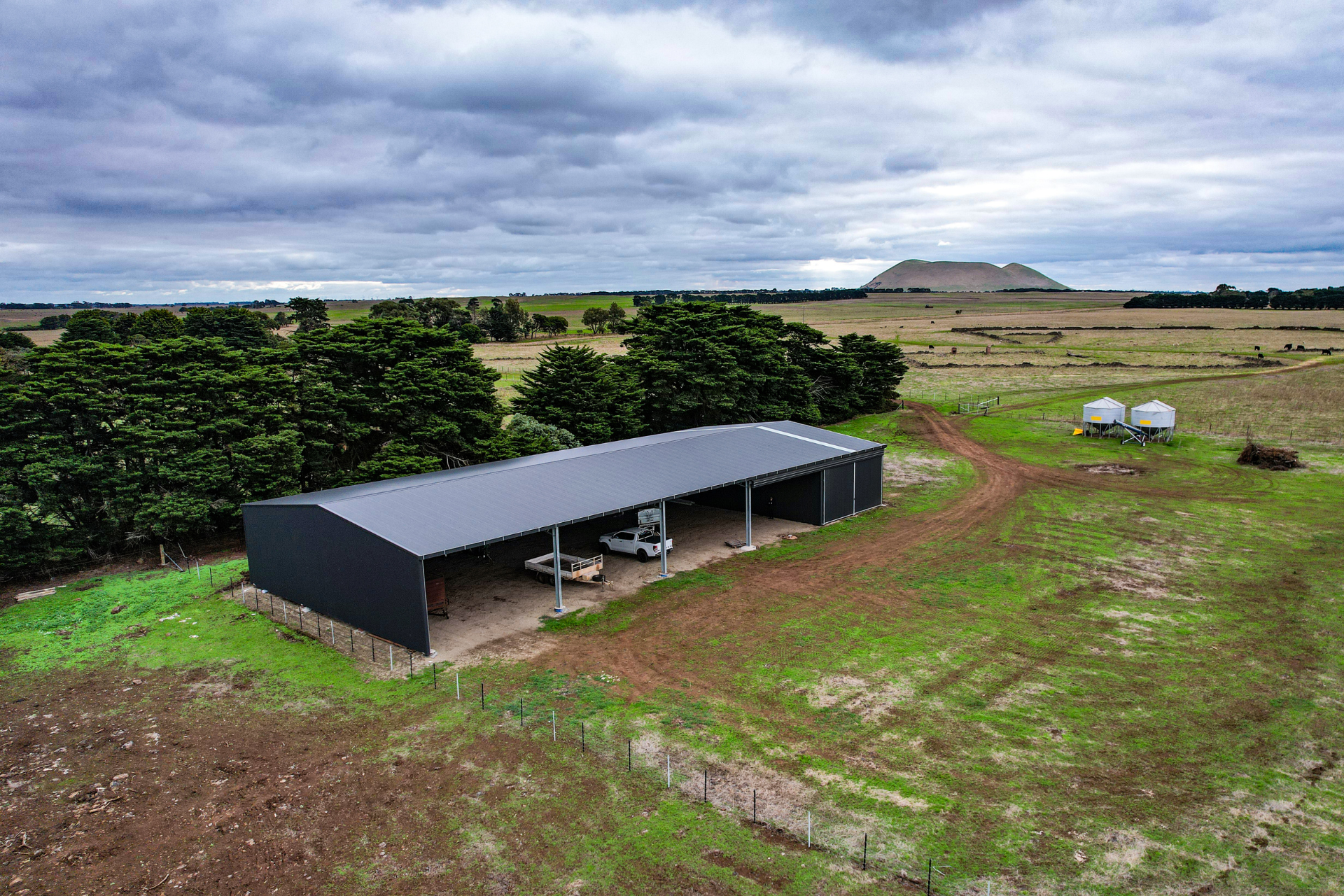You are currently viewing 40m x 18m x 4.5m machinery shed