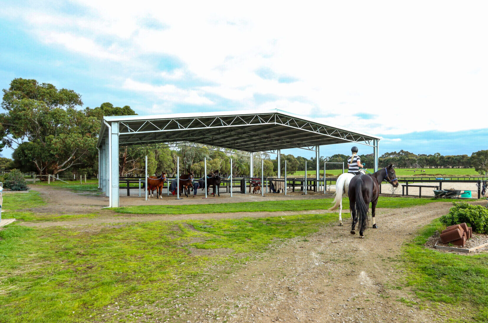 You are currently viewing 22.5m x 18m x 4.5m round yard cover