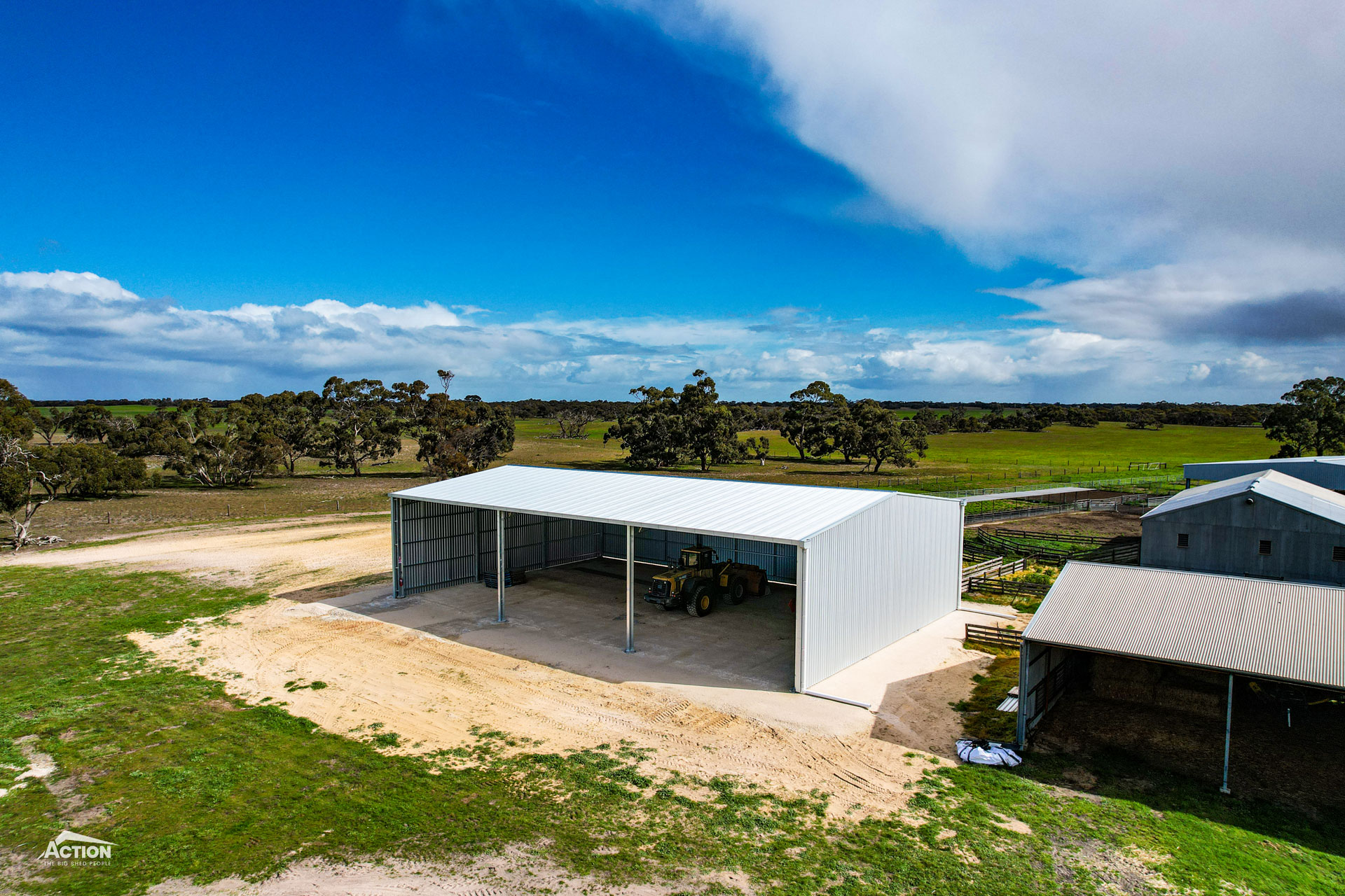 You are currently viewing 27m x 18m x 6m hay shed