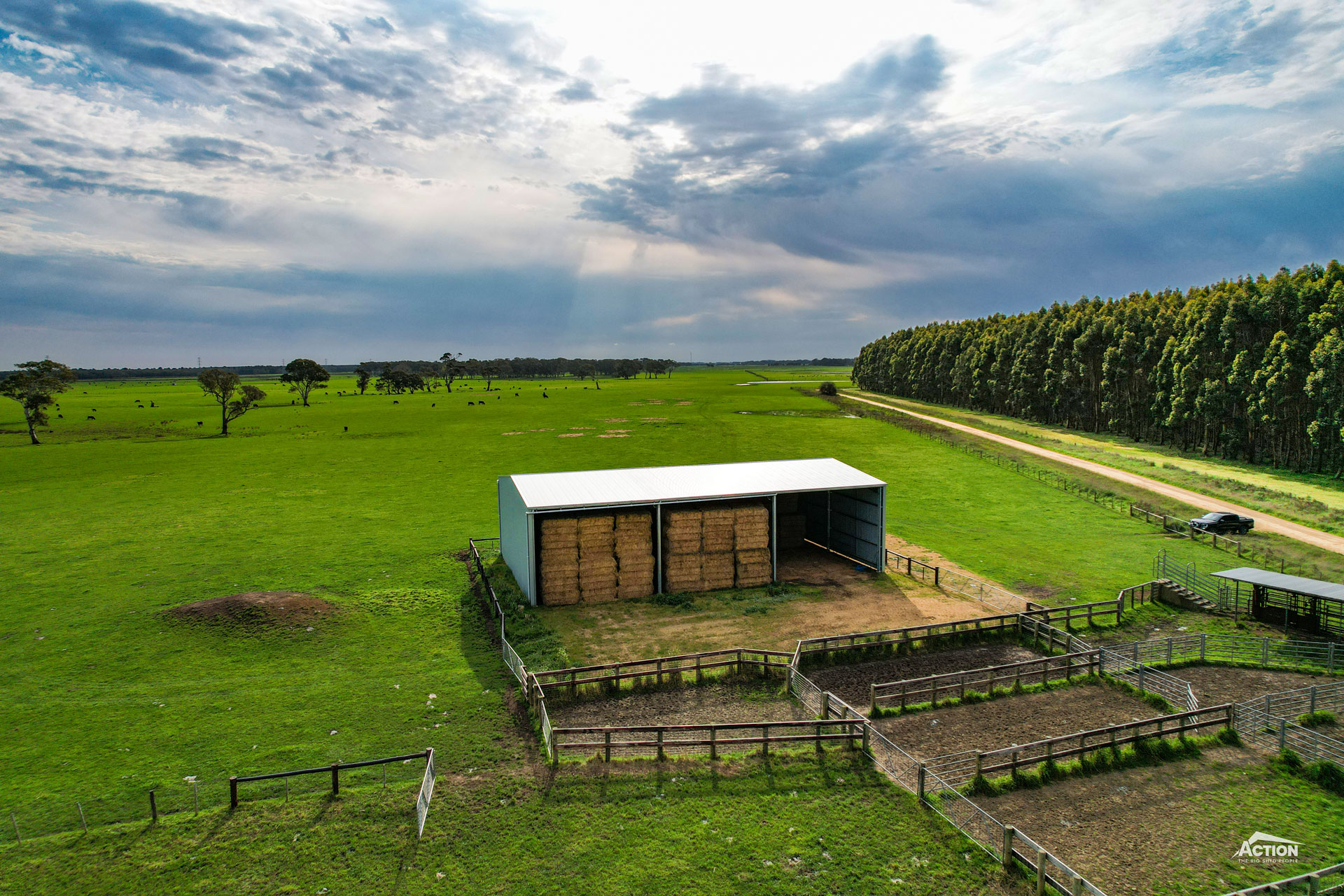 You are currently viewing 24m x 15m x 6m hay shed