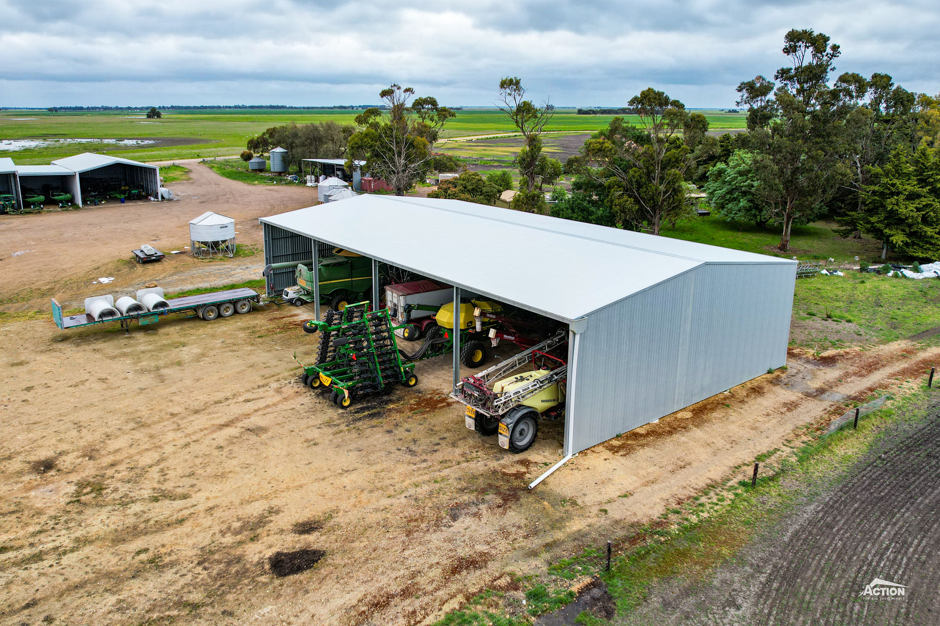 Read more about the article 32m x 18m x 6m machinery shed