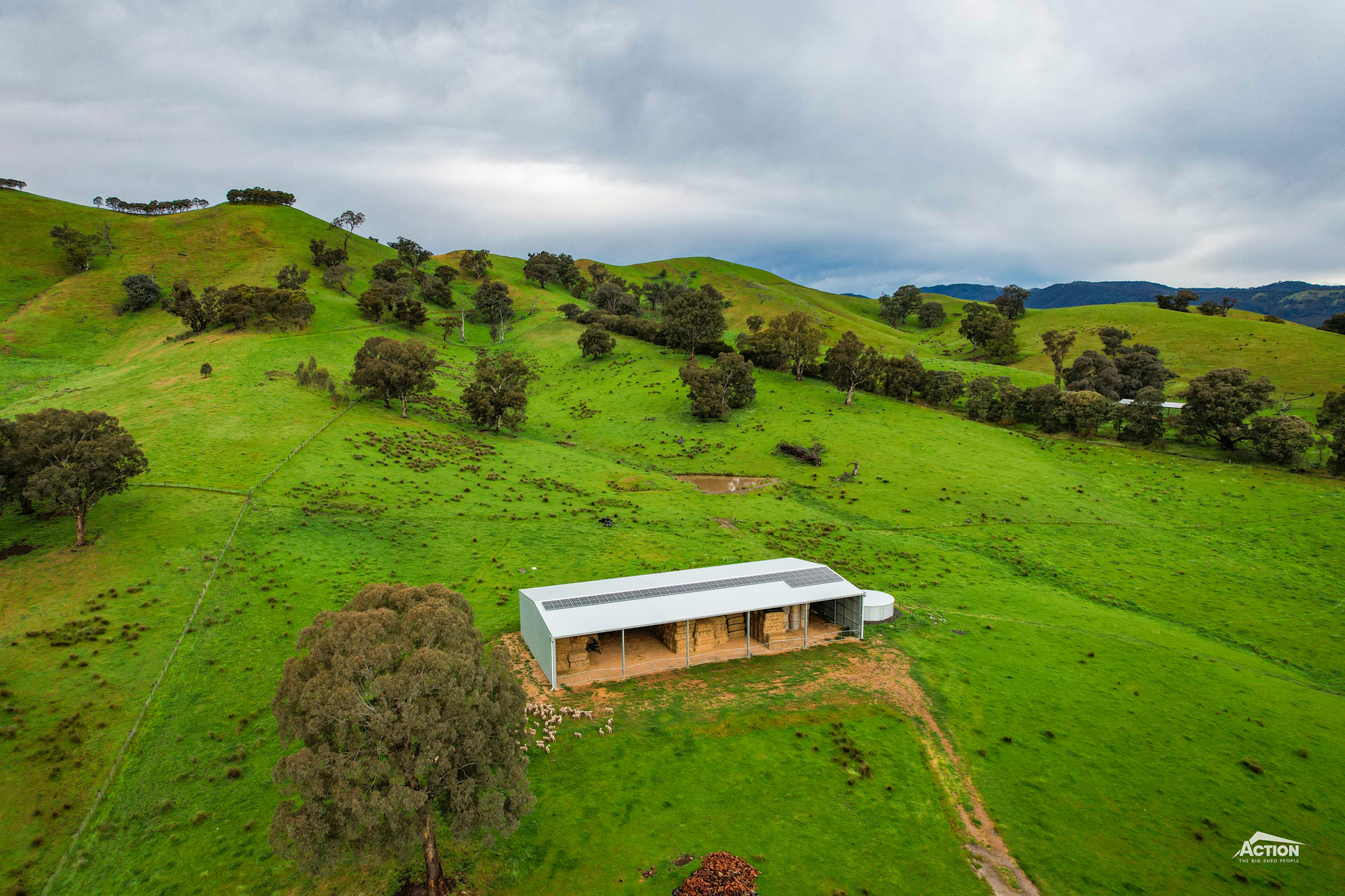 Read more about the article 40m x 18m x 6m hay shed