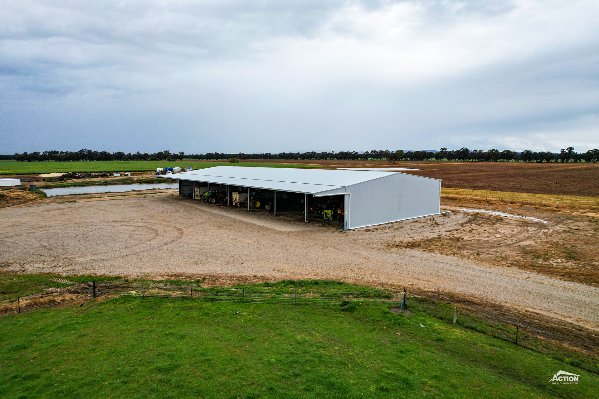 You are currently viewing 59.5m x 24m x 6m machinery shed with 6m canopy