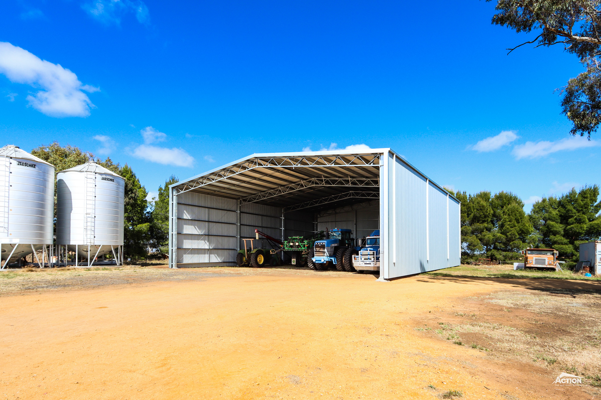 You are currently viewing 24m x 18m x 6.75m machinery shed