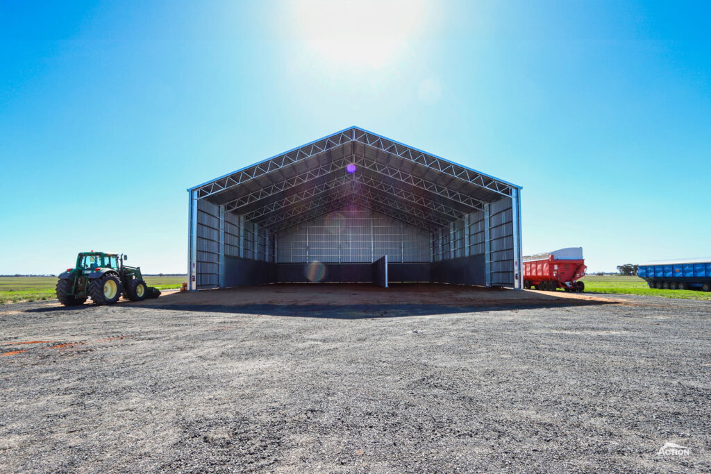 Fert storage shed with segregation