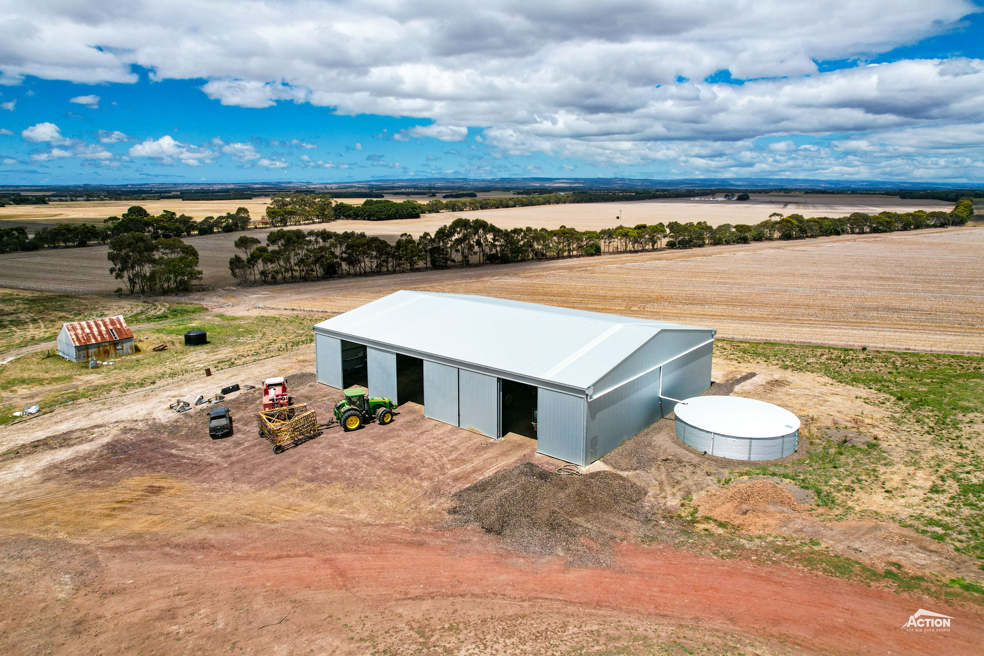 You are currently viewing 36m x 27m x 6.75m machinery shed