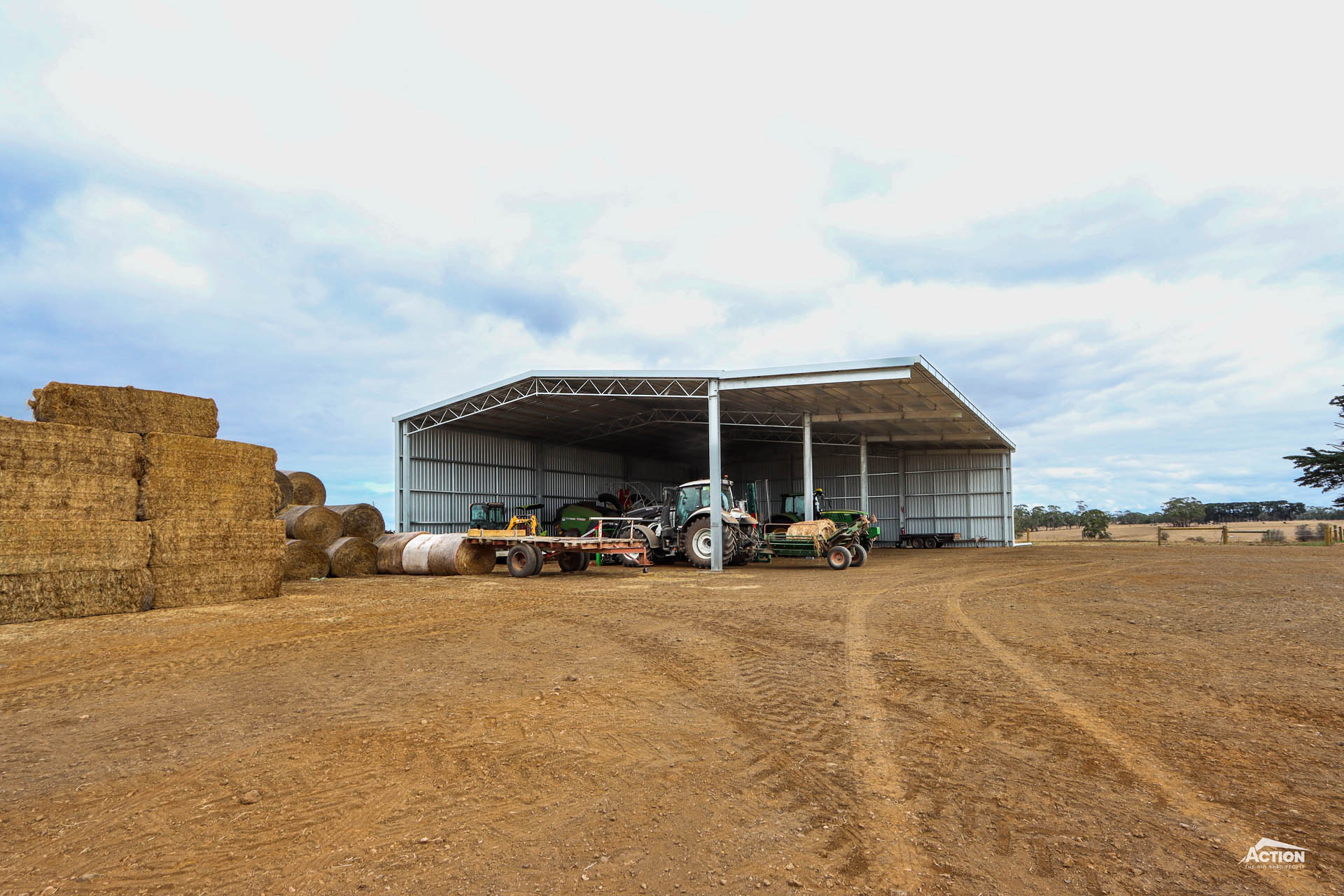 Read more about the article 24m x 15m x 6m machinery shed with 6m canopy