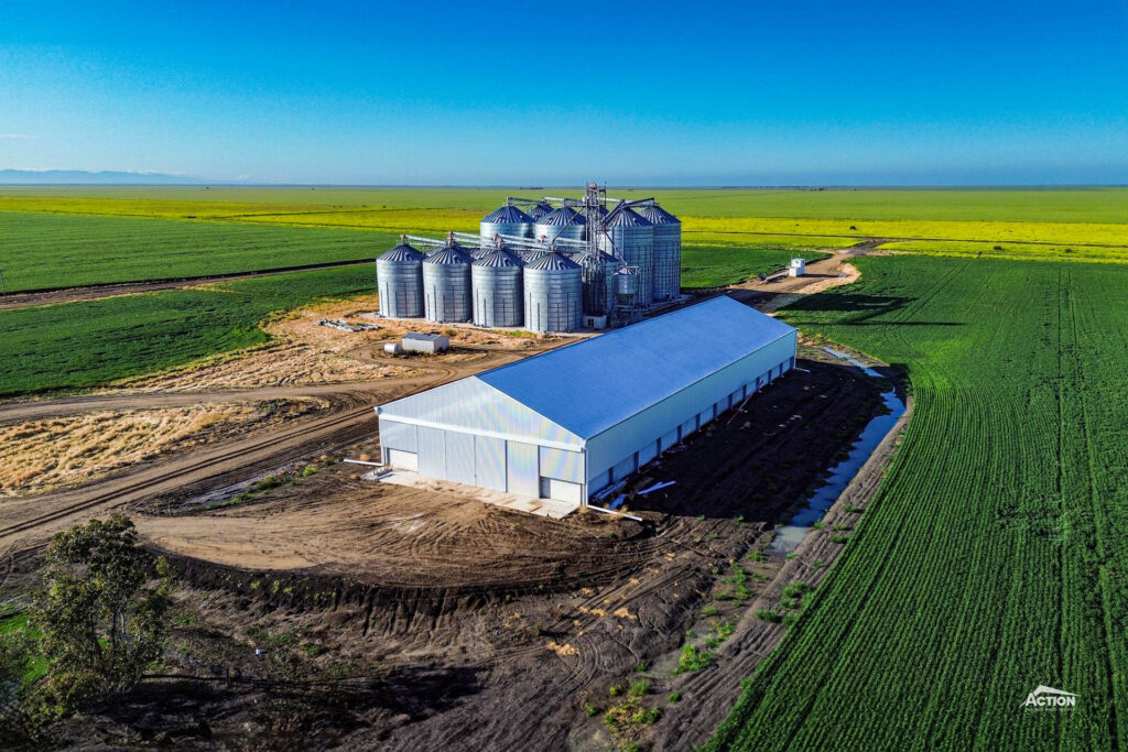 Fertiliser shed with grain storage