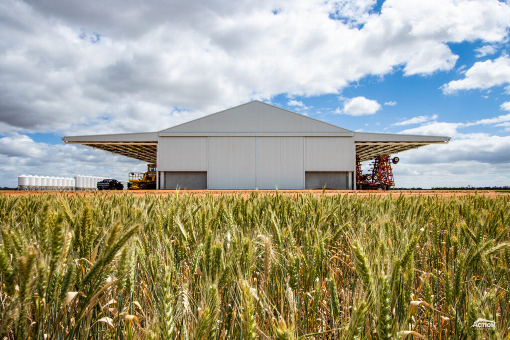 Grain shed at Watchem with canopies