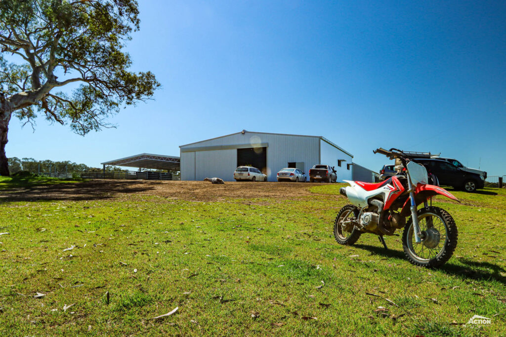 Shearing shed at Gritjurk with covered yards