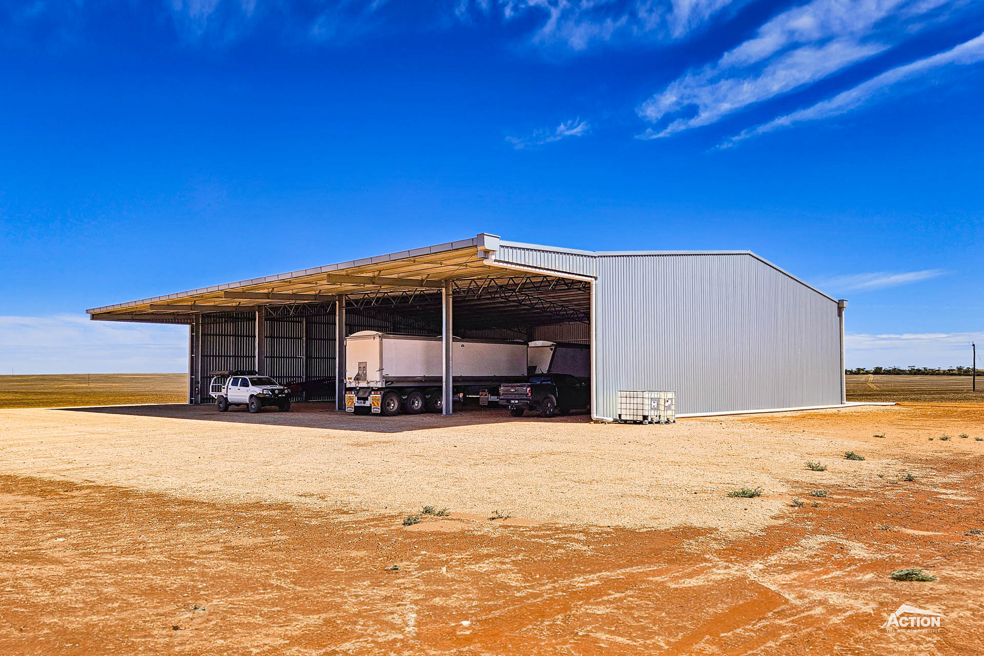 You are currently viewing 32m x 24m x 6m machinery shed with 6m canopy