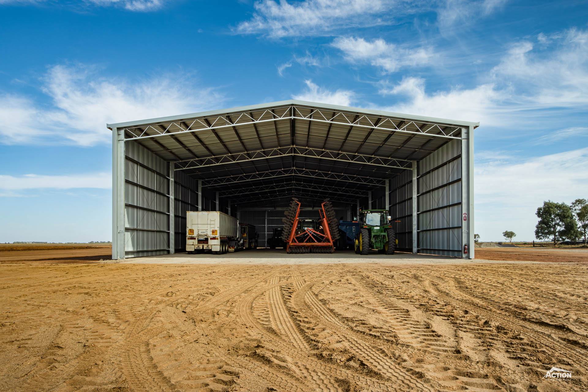 You are currently viewing 42.5m x 18m x 6.75m machinery shed