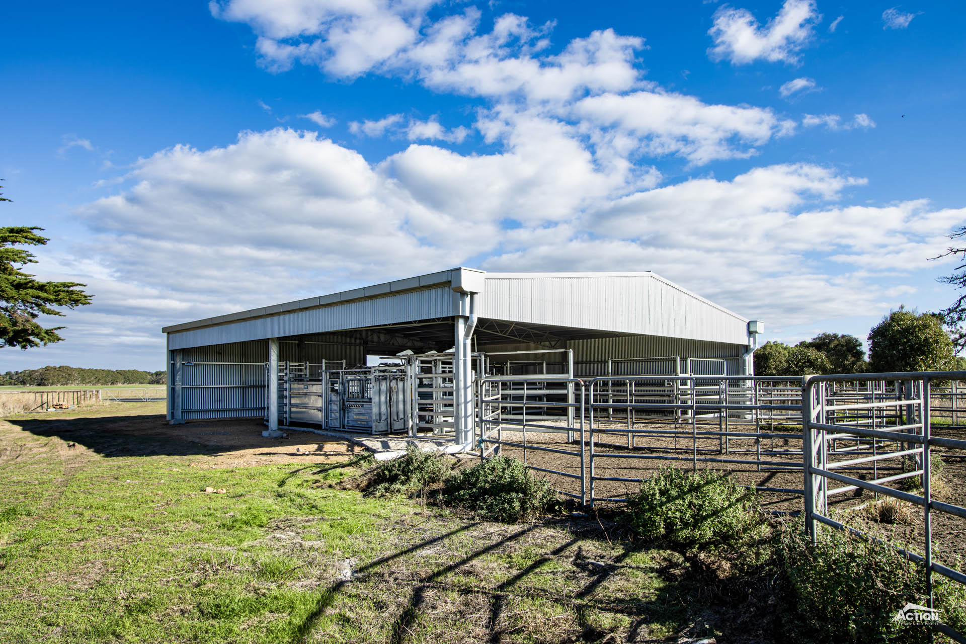Read more about the article 17m x 15m x 3.5m cattle yard cover